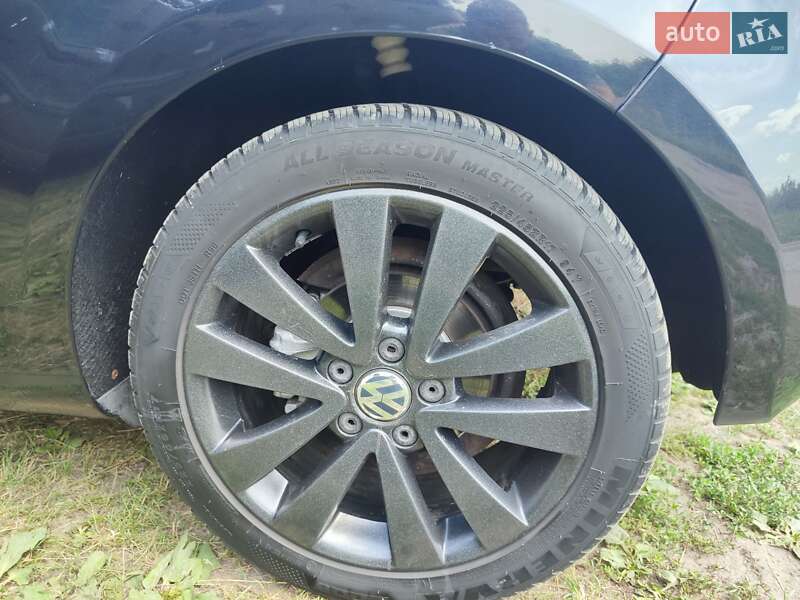 Хетчбек Volkswagen Golf 2010 в Чернівцях