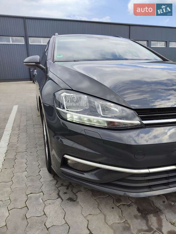 Універсал Volkswagen Golf 2017 в Стрию