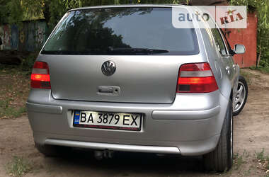 Хэтчбек Volkswagen Golf 2003 в Кропивницком