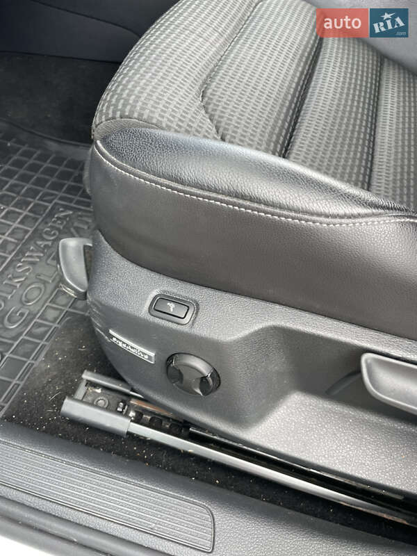 Универсал Volkswagen Golf 2015 в Луцке