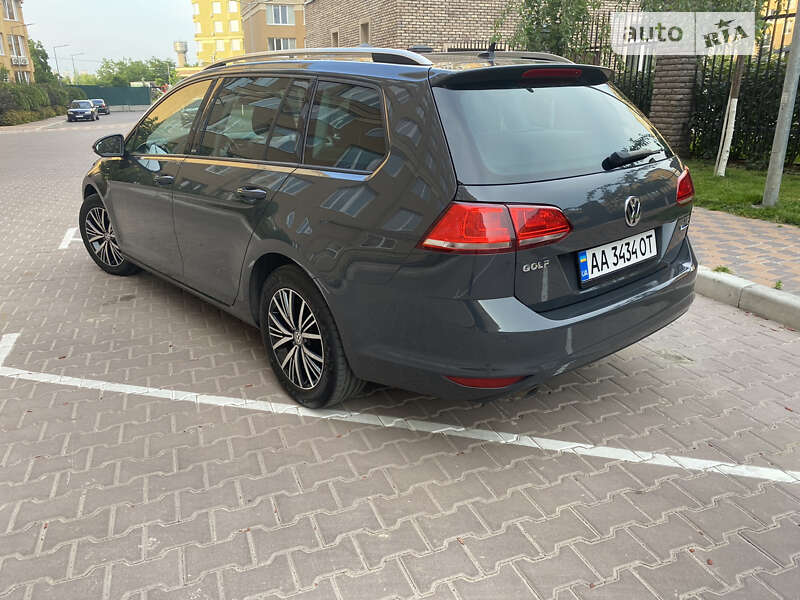 Универсал Volkswagen Golf 2016 в Гайвороне