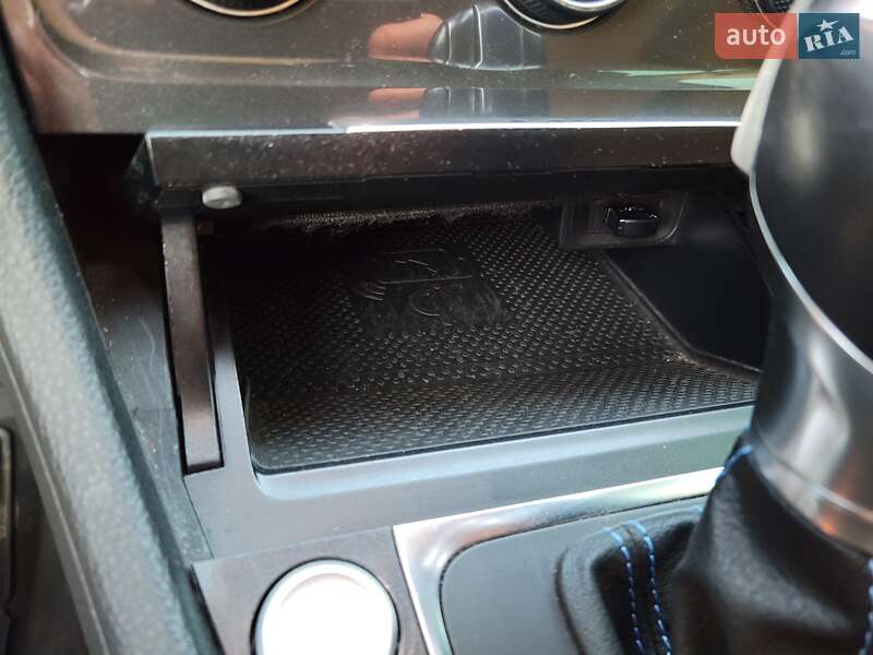 Хэтчбек Volkswagen Golf 2017 в Житомире