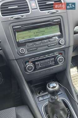 Хэтчбек Volkswagen Golf 2009 в 