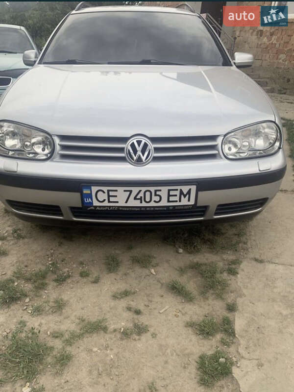 Універсал Volkswagen Golf 2001 в Чернівцях