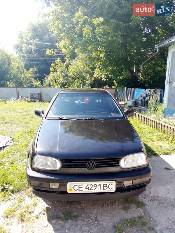 Хэтчбек Volkswagen Golf 1993 в Черновцах