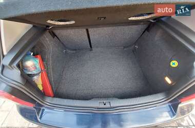 Хэтчбек Volkswagen Golf 2002 в 