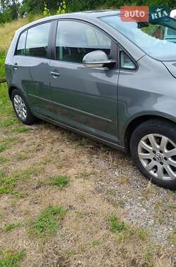 Хэтчбек Volkswagen Golf 2005 в 