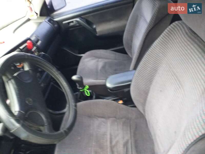 Хэтчбек Volkswagen Golf 1993 в Турке