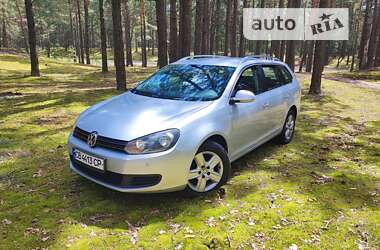 Універсал Volkswagen Golf 2010 в Чернігові