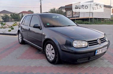 Хэтчбек Volkswagen Golf 2003 в Калуше