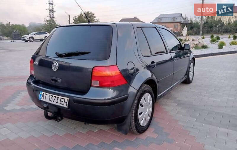 Хэтчбек Volkswagen Golf 2003 в Калуше