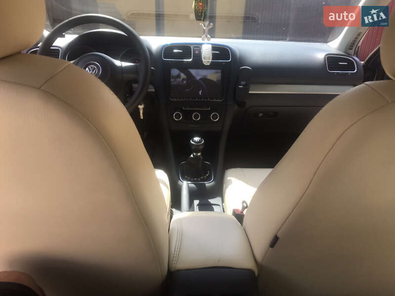 Універсал Volkswagen Golf 2010 в Самборі