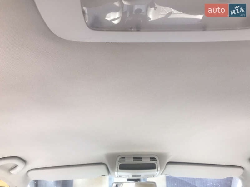 Універсал Volkswagen Golf 2010 в Самборі