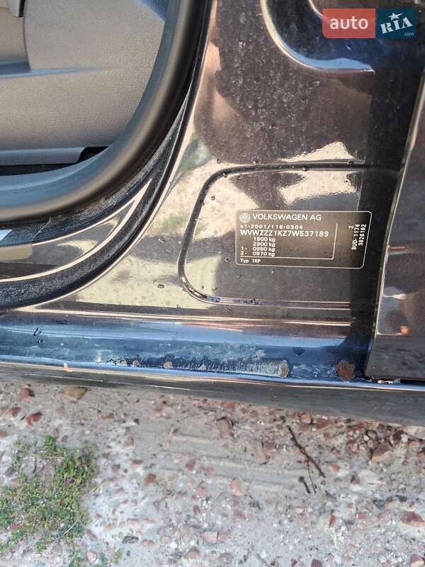 Хетчбек Volkswagen Golf 2006 в Вишгороді