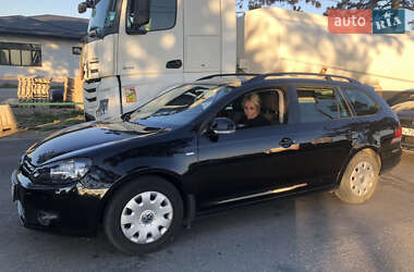 Универсал Volkswagen Golf 2012 в Черновцах