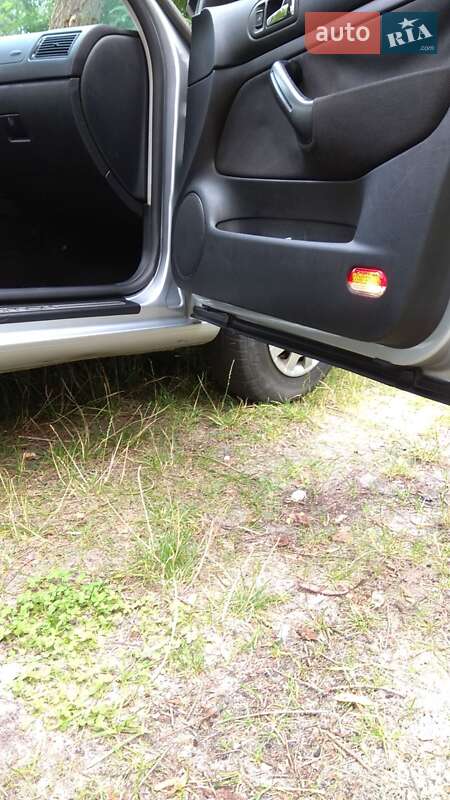 Хетчбек Volkswagen Golf 2001 в Каневі