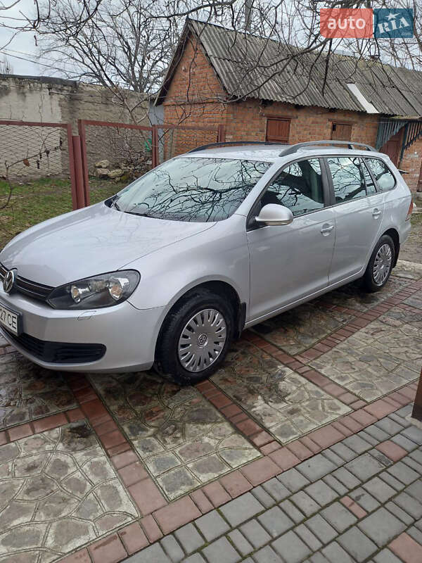 Універсал Volkswagen Golf 2010 в Первомайську