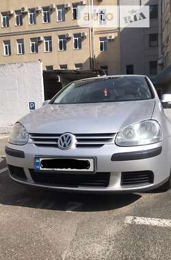 Хетчбек Volkswagen Golf 2004 в Києві