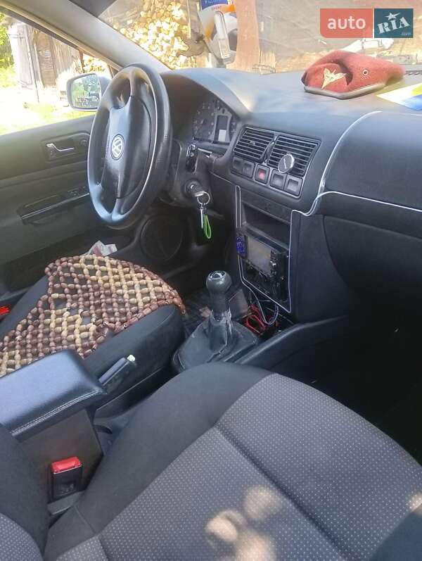 Хетчбек Volkswagen Golf 2002 в Радехові фото 5 Хетчбек Volkswagen Golf 2002 в Радехові