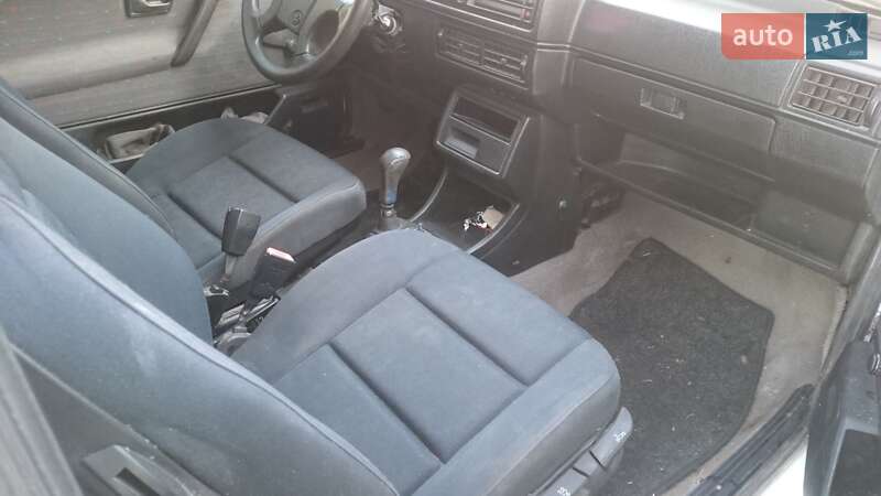Хэтчбек Volkswagen Golf 1988 в Ивано-Франковске