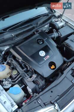 Хетчбек Volkswagen Golf 2002 в Чернігові