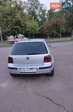 Хетчбек Volkswagen Golf 2002 в Чернігові