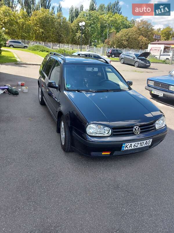 Універсал Volkswagen Golf 2004 в Києві