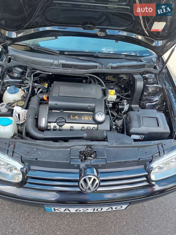 Универсал Volkswagen Golf 2004 в Киеве