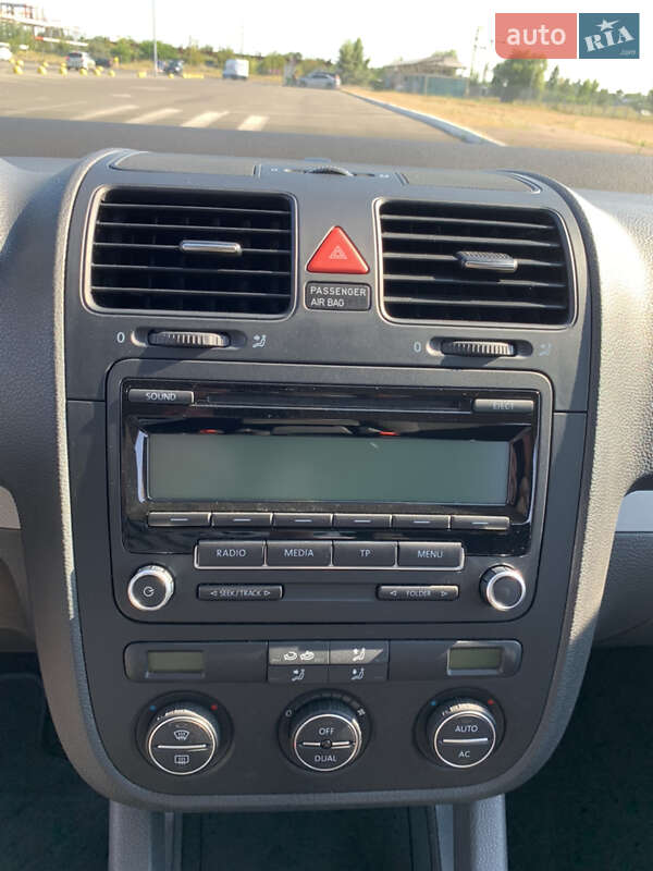 Универсал Volkswagen Golf 2009 в Киеве