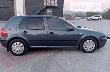 Хэтчбек Volkswagen Golf 2003 в Калуше