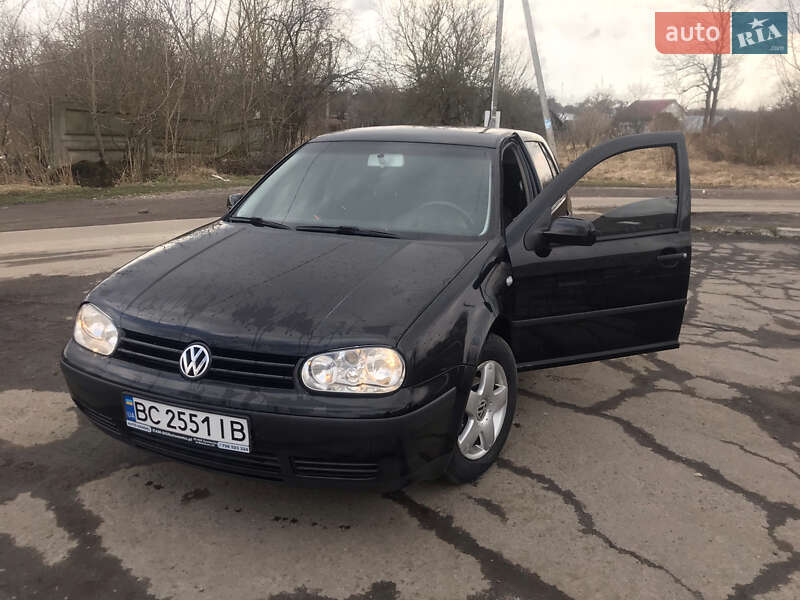 Хетчбек Volkswagen Golf 2002 в Дрогобичі