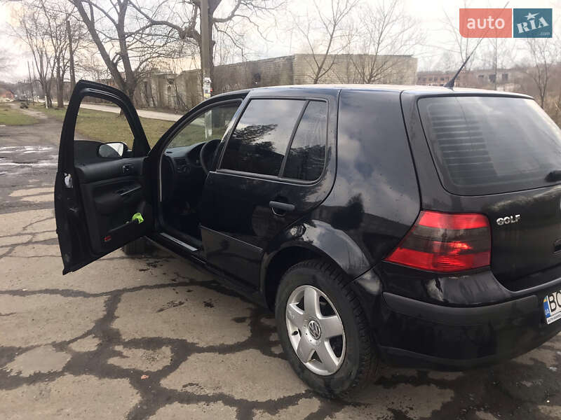 Хетчбек Volkswagen Golf 2002 в Дрогобичі
