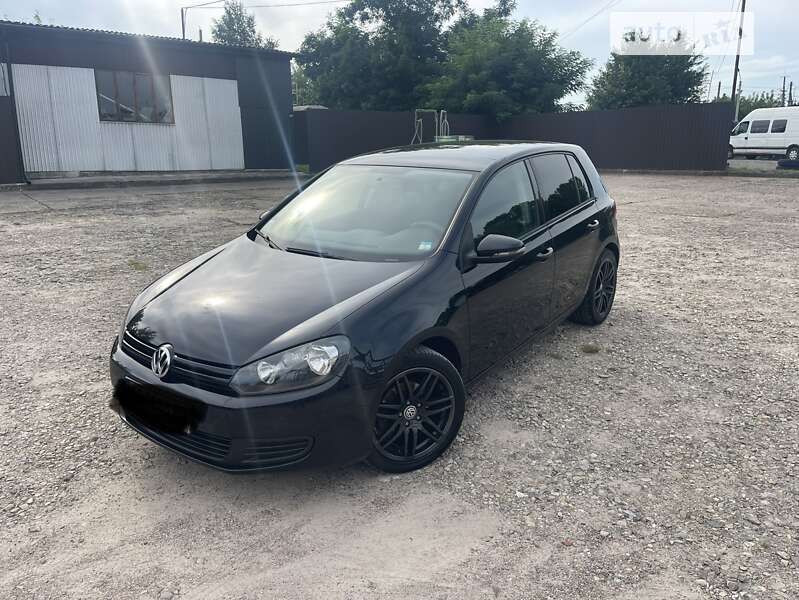 Хэтчбек Volkswagen Golf 2009 в Нововолынске