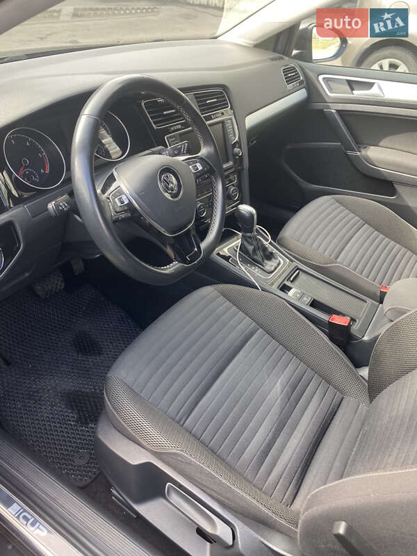 Универсал Volkswagen Golf 2014 в Киеве