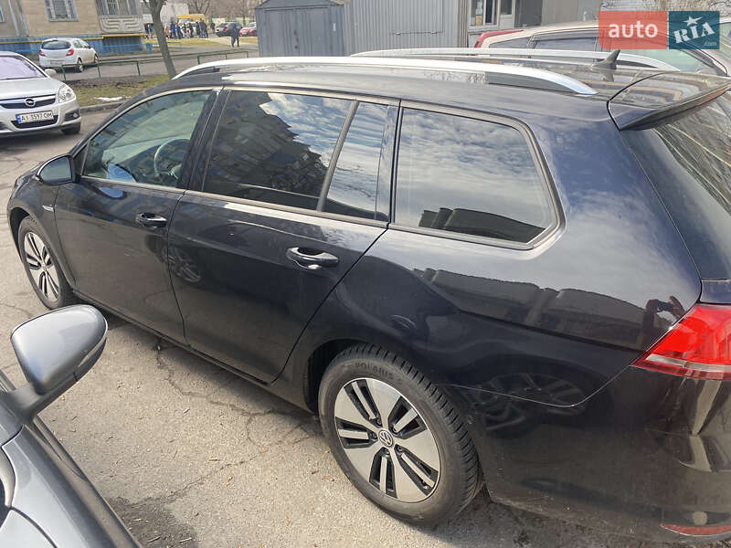 Универсал Volkswagen Golf 2014 в Киеве