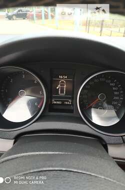 Універсал Volkswagen Golf 2012 в 