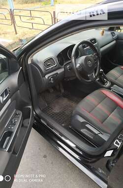Універсал Volkswagen Golf 2012 в 