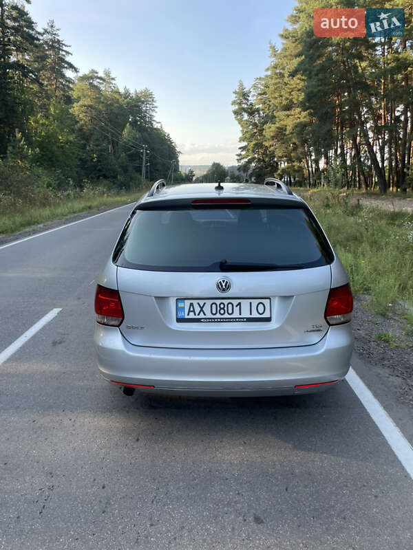 Універсал Volkswagen Golf 2010 в Харкові