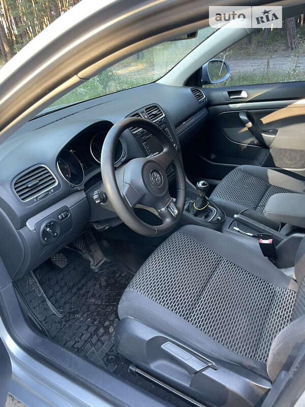 Універсал Volkswagen Golf 2010 в Харкові