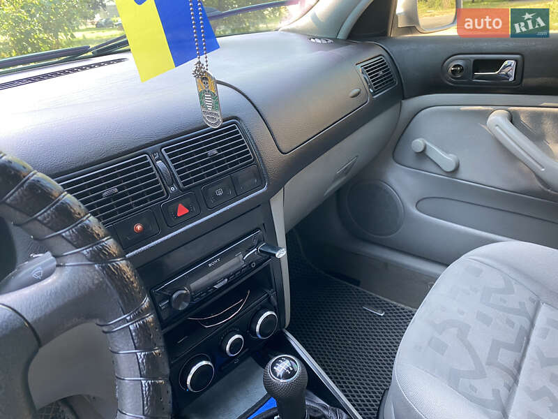 Хетчбек Volkswagen Golf 1999 в Миколаєві