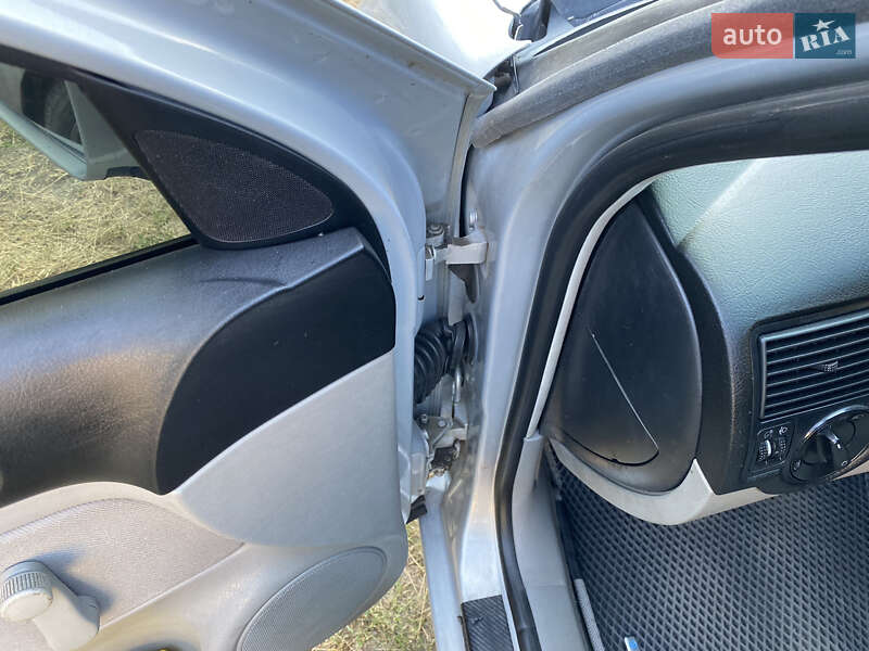 Хетчбек Volkswagen Golf 1999 в Миколаєві