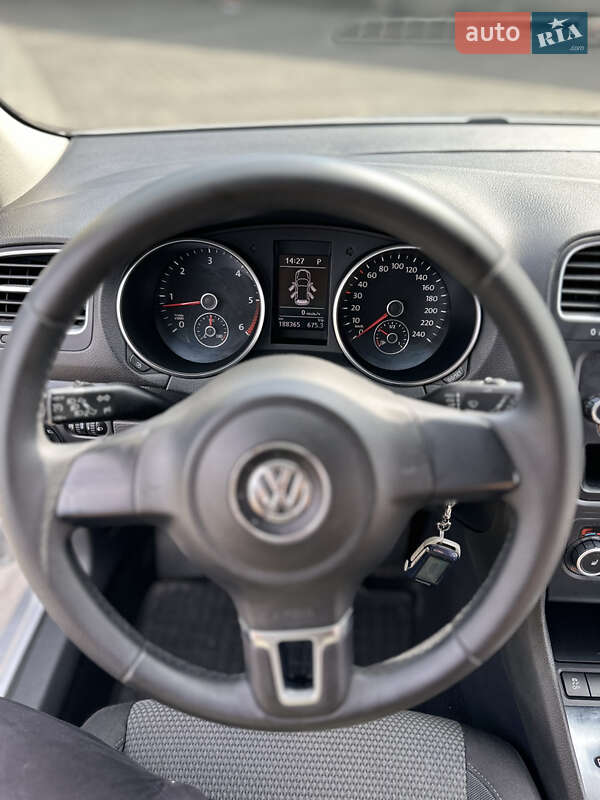 Универсал Volkswagen Golf 2010 в Луцке