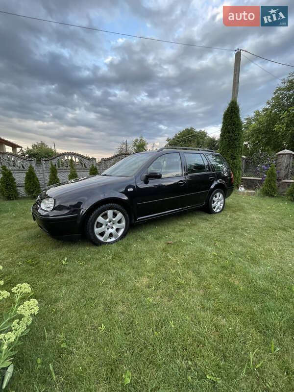 Универсал Volkswagen Golf 2004 в Черновцах