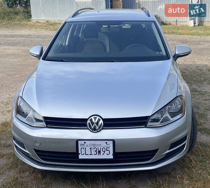Универсал Volkswagen Golf 2017 в Фастове