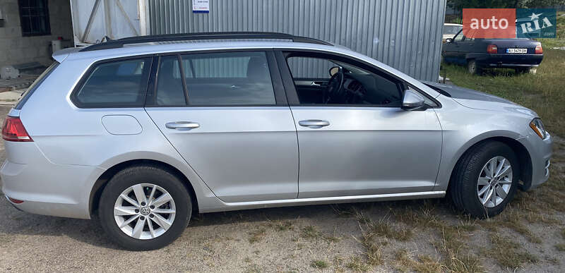Универсал Volkswagen Golf 2017 в Фастове