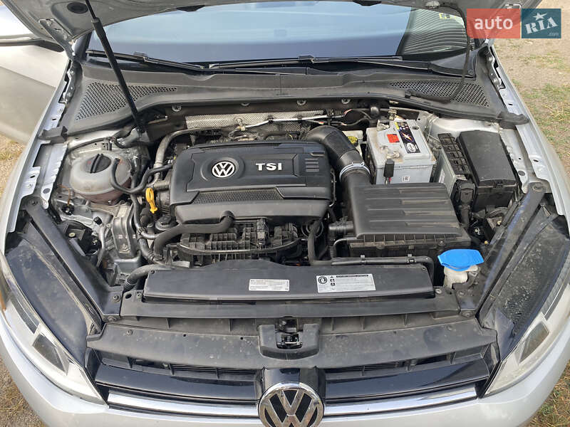 Универсал Volkswagen Golf 2017 в Фастове