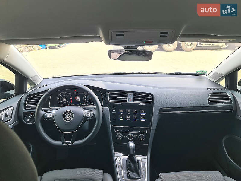 Універсал Volkswagen Golf 2020 в Запоріжжі