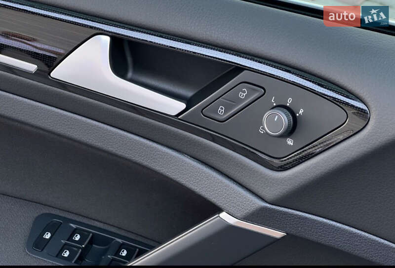 Універсал Volkswagen Golf 2020 в Запоріжжі