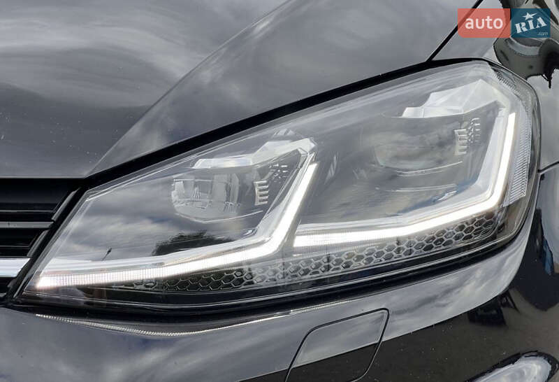 Універсал Volkswagen Golf 2020 в Запоріжжі