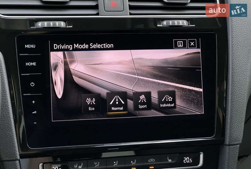 Універсал Volkswagen Golf 2020 в Запоріжжі